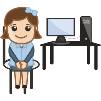 Девушка возле компьютера